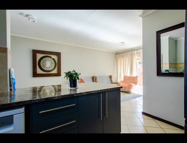 2 BEDROOM TOWNHOUSE FOR SALE IN MONAVONI AH